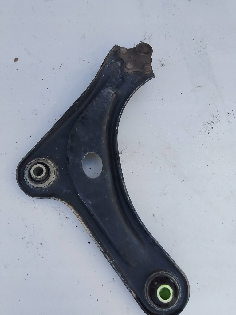 фото №1, Peugeot 2008 i рычаг левый перед