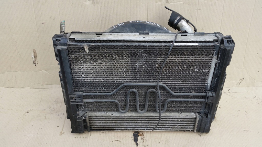 фото №1, Bmw 3 e90 e91 320d 08r pas передний радиатор