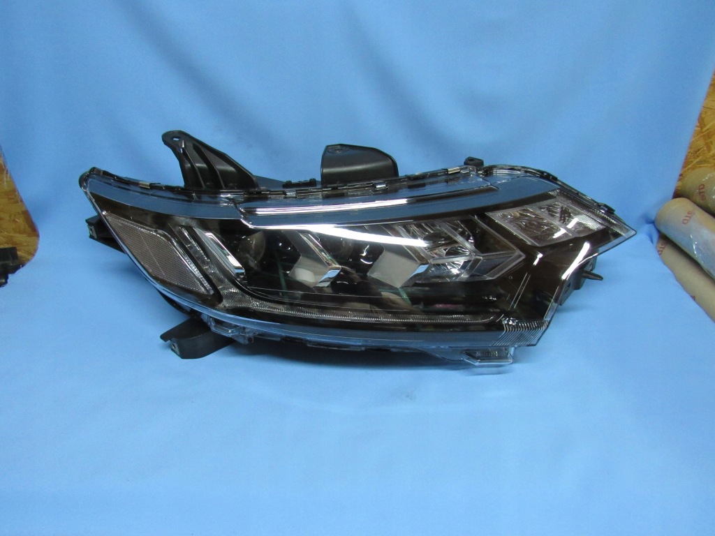 фото №1, Правая mitsubishi outlander phev full led kompletnaa