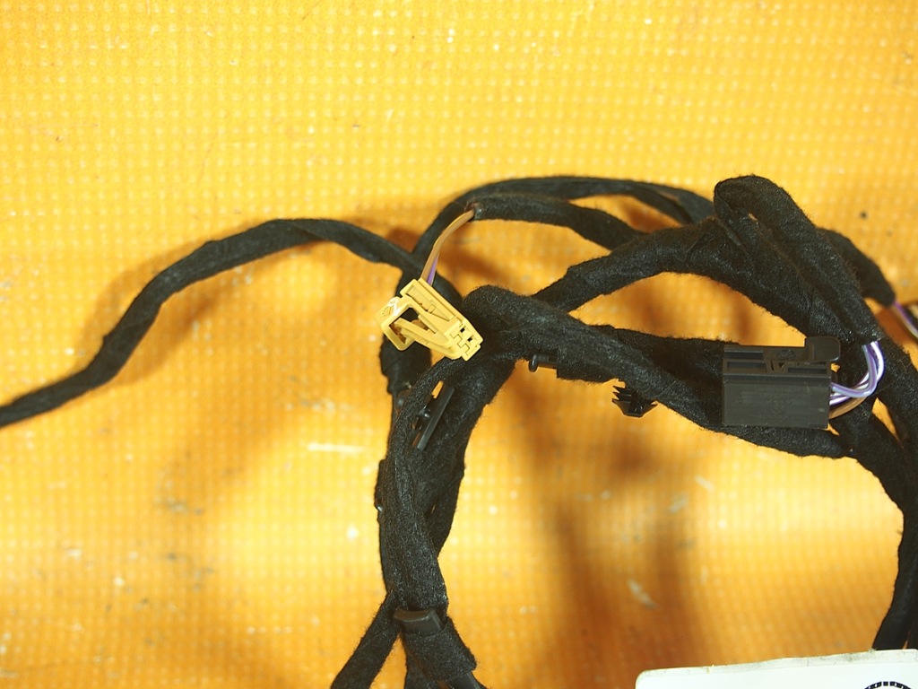 Купити Audi q3 83a 22km джгут оббивка двері задній lh правий ambiente 83a971693q