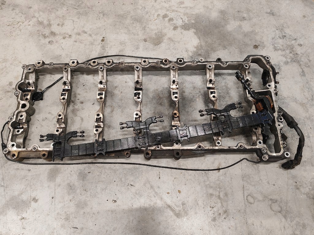 фото №1, Молдинг впрыскная топлива om936 mercedes atego iii