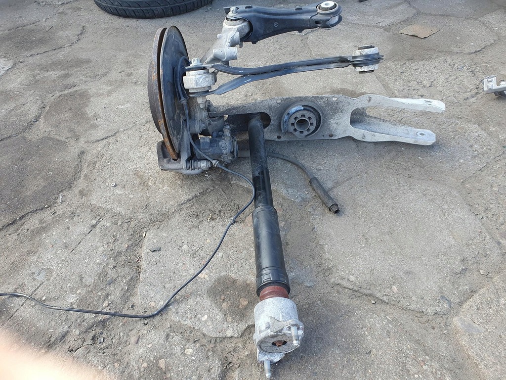 фото №1, Поворотный кулак рычаг задняя левый mercedes w246 2460306