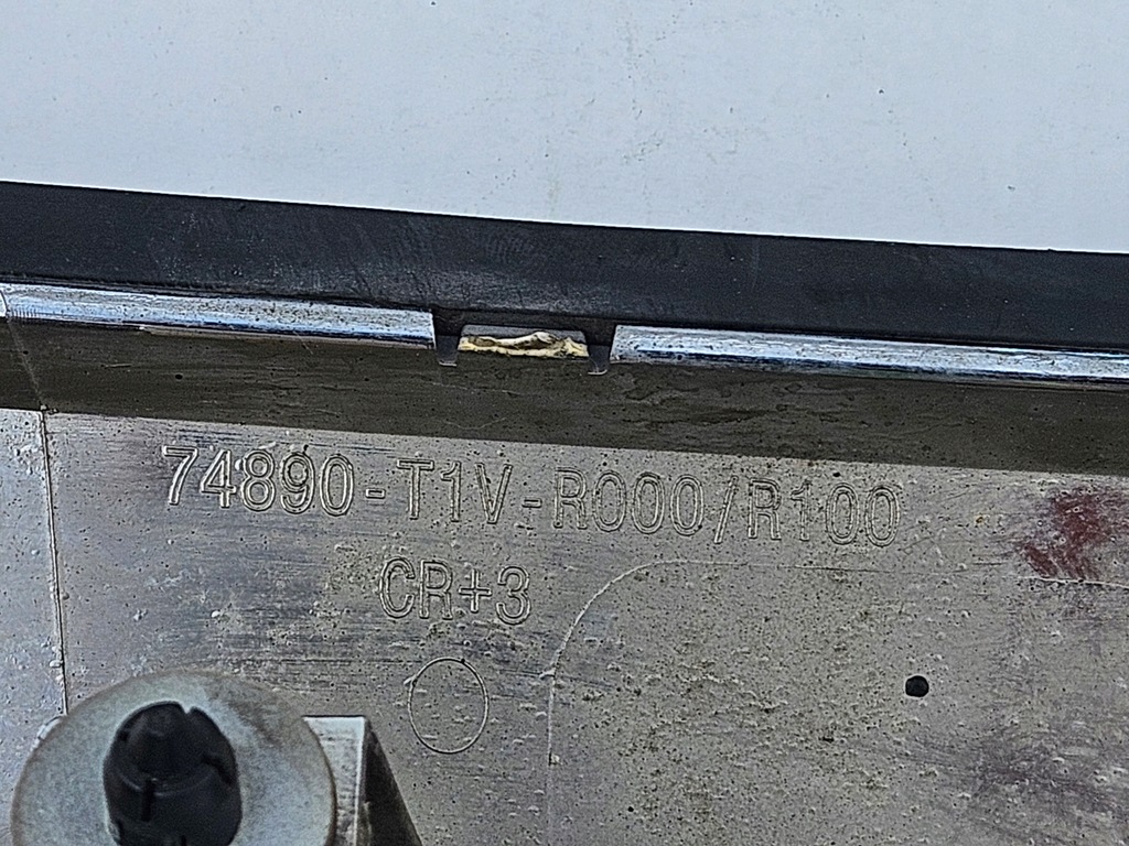 фото №2, Honda crv cr-v iv молдинг хром кришки задня 74890-t1v-r000/r1000