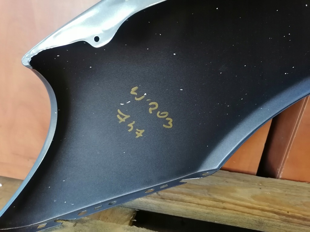 фото №10, Крыло правый перед mercedes w203 747