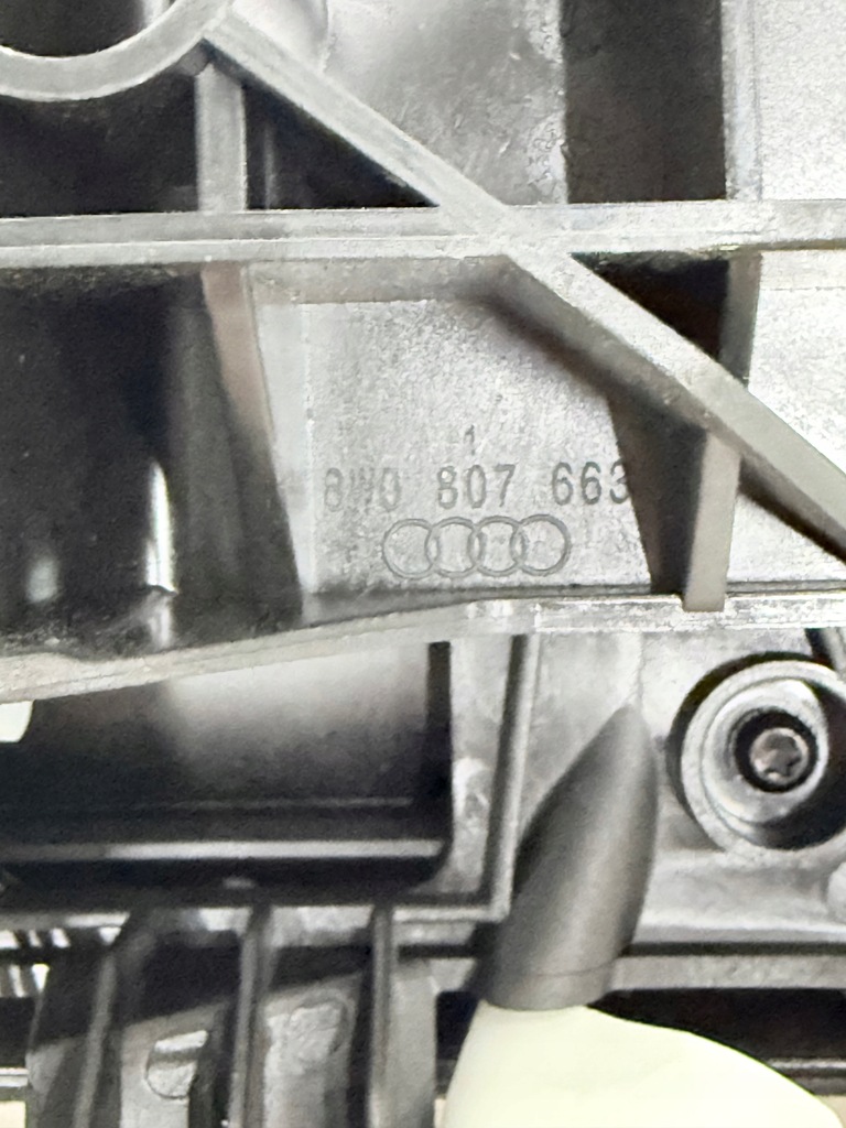 фото №9, Audi a4 b9 8w a5 lift 21- воздуховод воздуха жалюзи 8w0807663