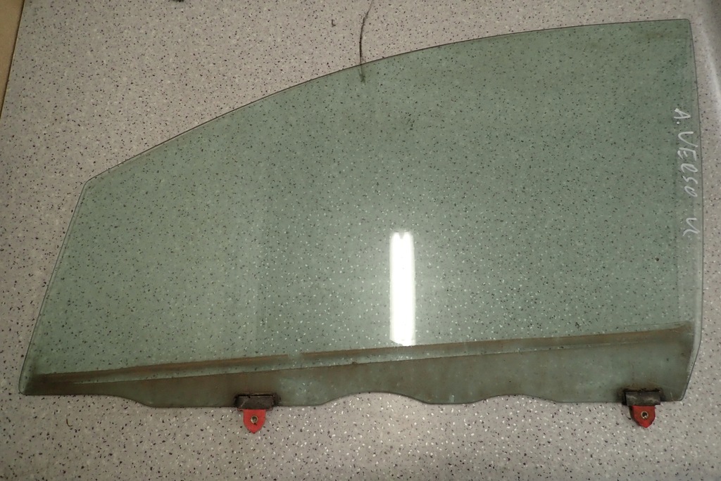 фото №1, Toyota avensis verso 01-09 стекло передняя левая