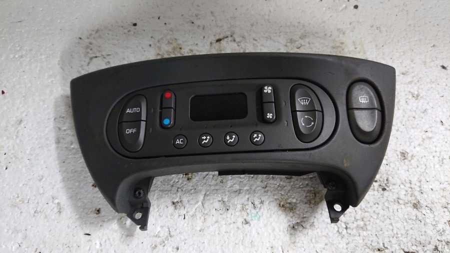 фото №1, Панель кондиционера renault 7700435401