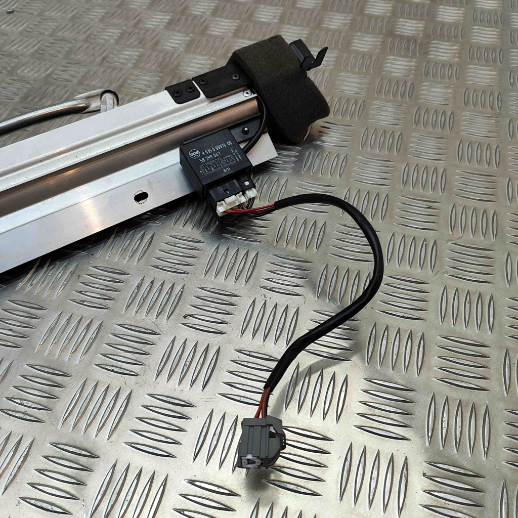 фото №7, Шторка багажника jaguar xj x351 aw93466b48ba 23370150 3.0l 250kw 2014