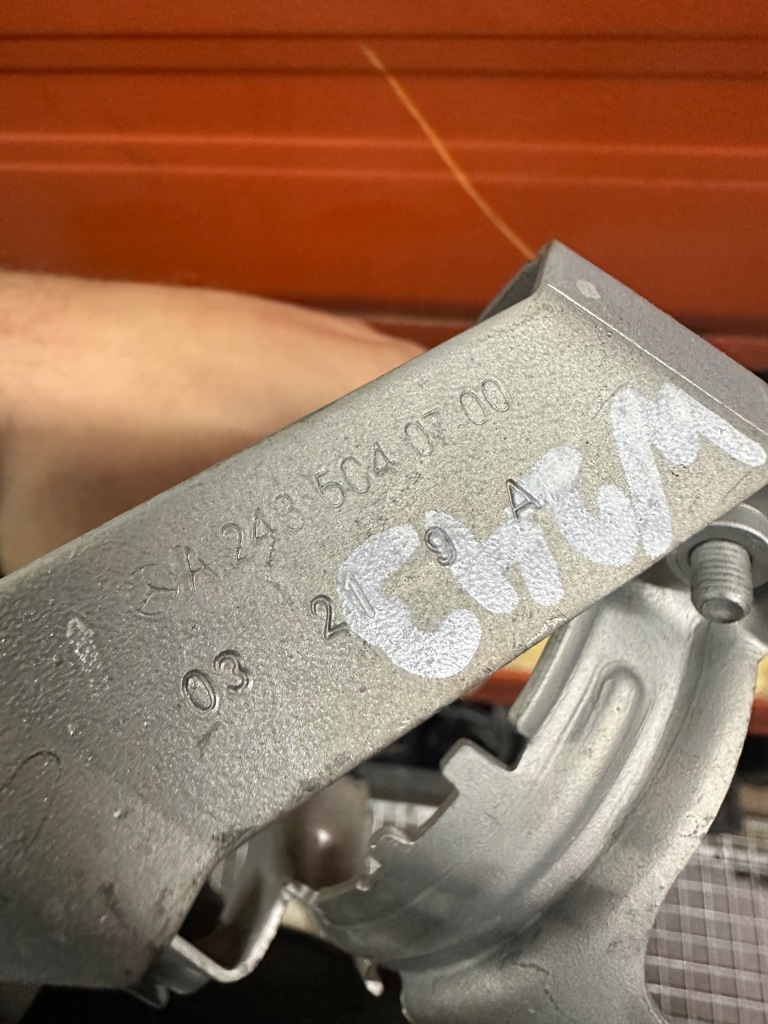 Кронштейн насоса води, кронштейн насос води mercedes eqa w243, h243 Зі Шроту