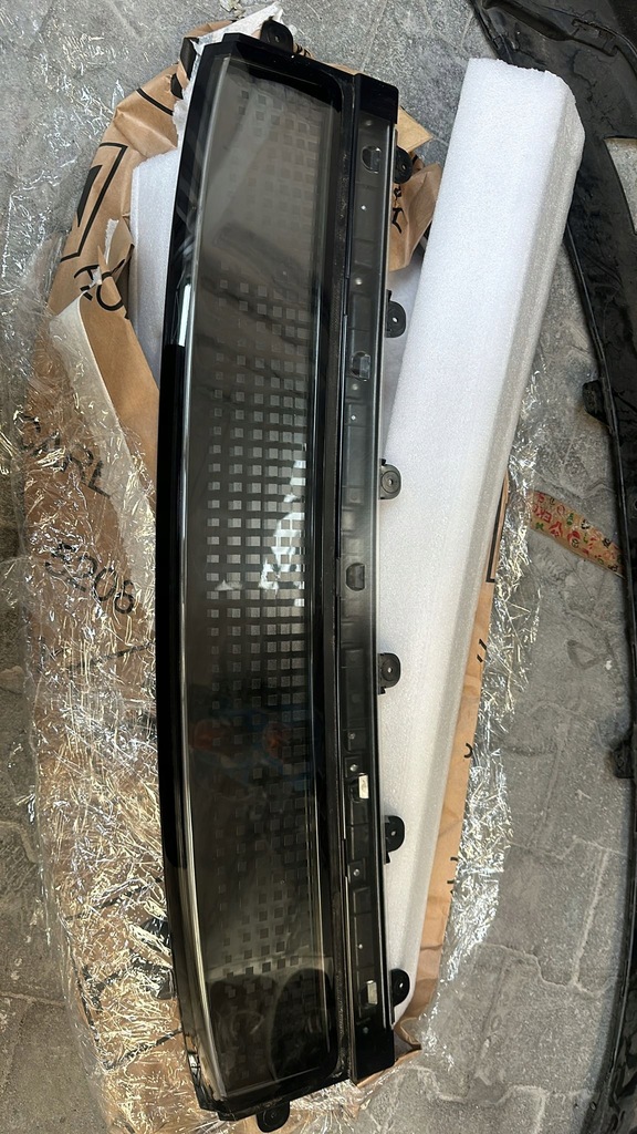 фото №1, Hyundai ioniq 6 2022- лампа задняя задняя накладка