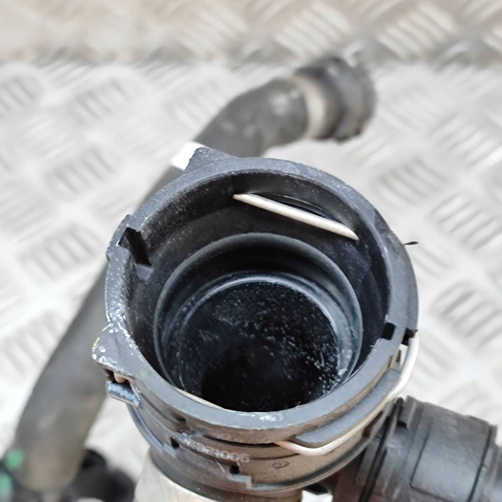 фото №7, Bmw i4 2022 шланг / wąż радиатора