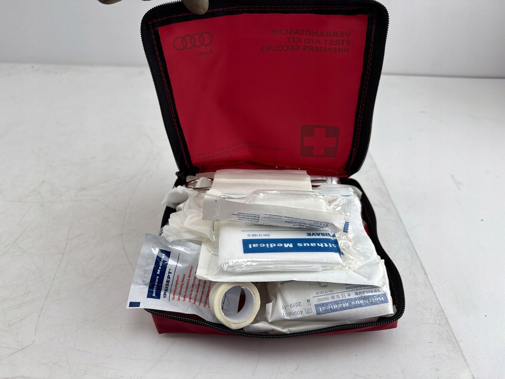 фото №5, Audi a6 c7 2015 аптечка першої допомоги