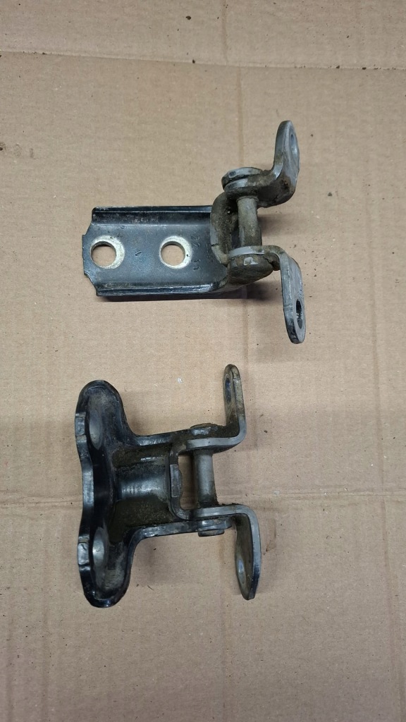 фото №1, Citroen c1 peugeot 107 aygo 05-14 rok петля петли дверь правый задняя kta !