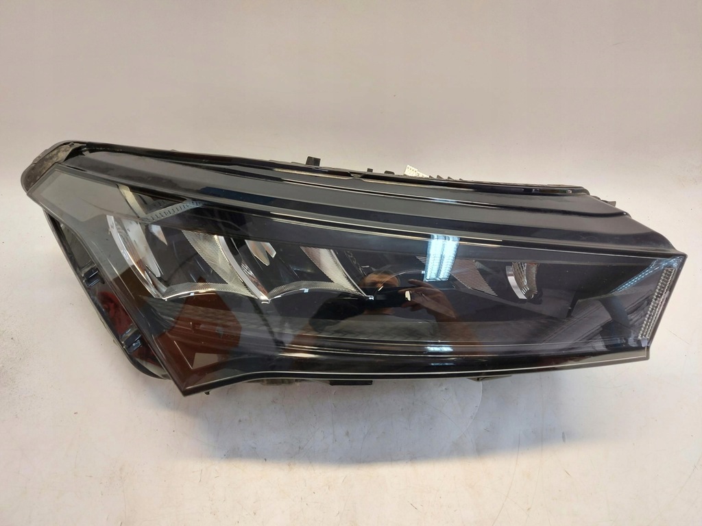 фото №1, Skoda enyaq 5la iv60 лампа правая перед rhd 5lc941016