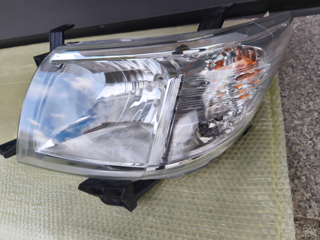 фото №10, Лампа передня права ліва toyota hilux viii 05- 81150-0k440 81110-0k440