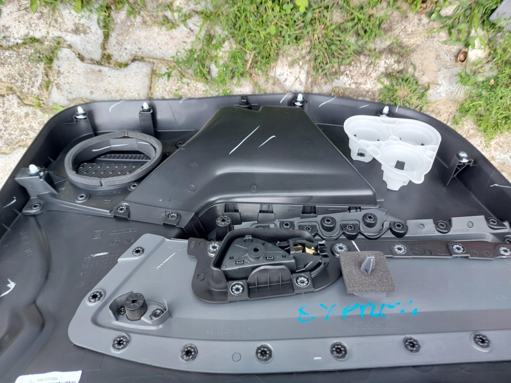 фото №4, Оббивка обшивка перед renault express 21- права