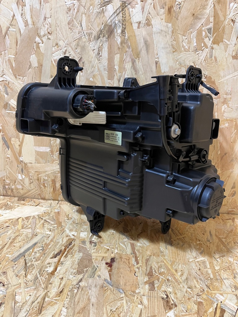 Комплектна фара правий перед hyundai staria full led 92102cg100 23r оригінал Недорого