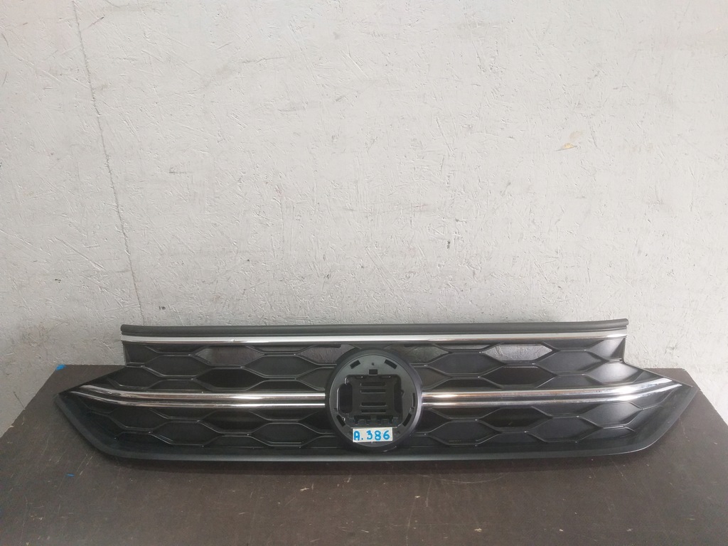 фото №1, Решётка радиатора решётка радиатора vw taigo 2g7853343