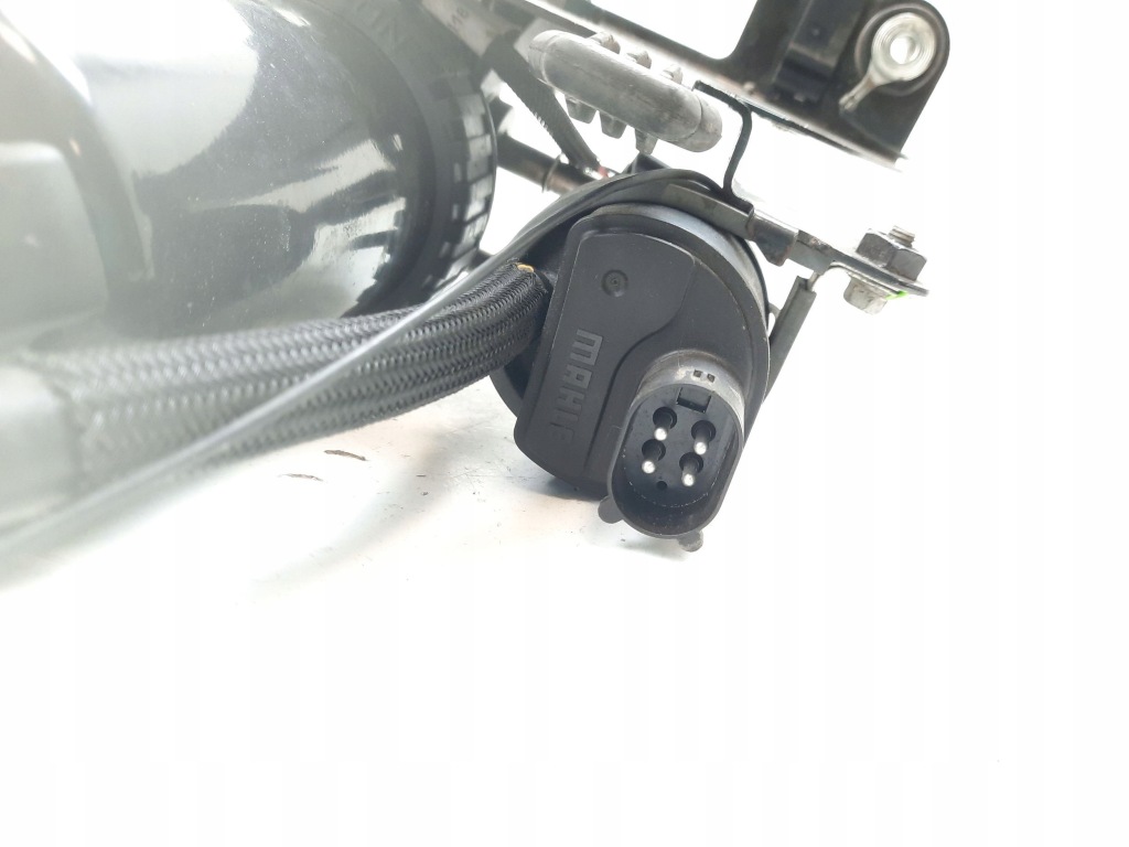 2014 land rover range rover sport l494 кронштейн фильтра топлива bh429c296ac с Разборки