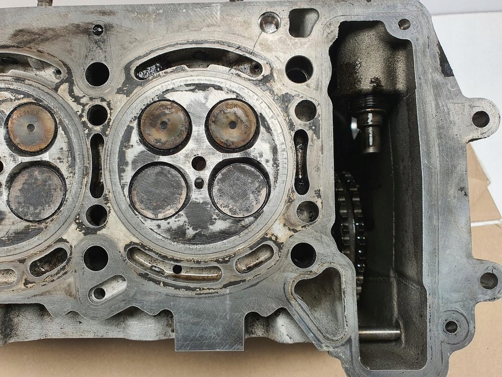 фото №14, Головка двигателя правая mercedes w209 6420163601