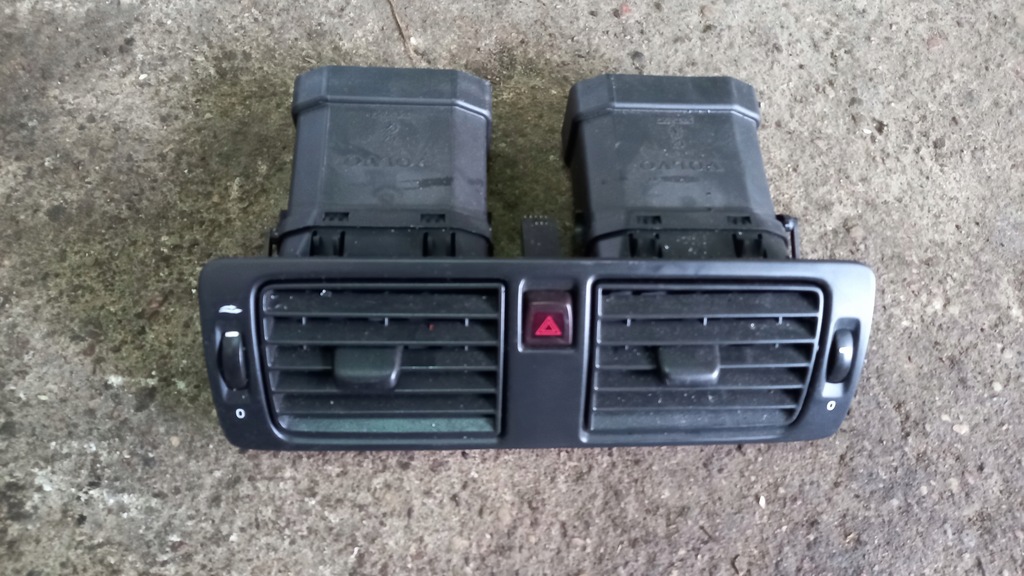 фото №1, Ґрати обдув volvo c30 08r