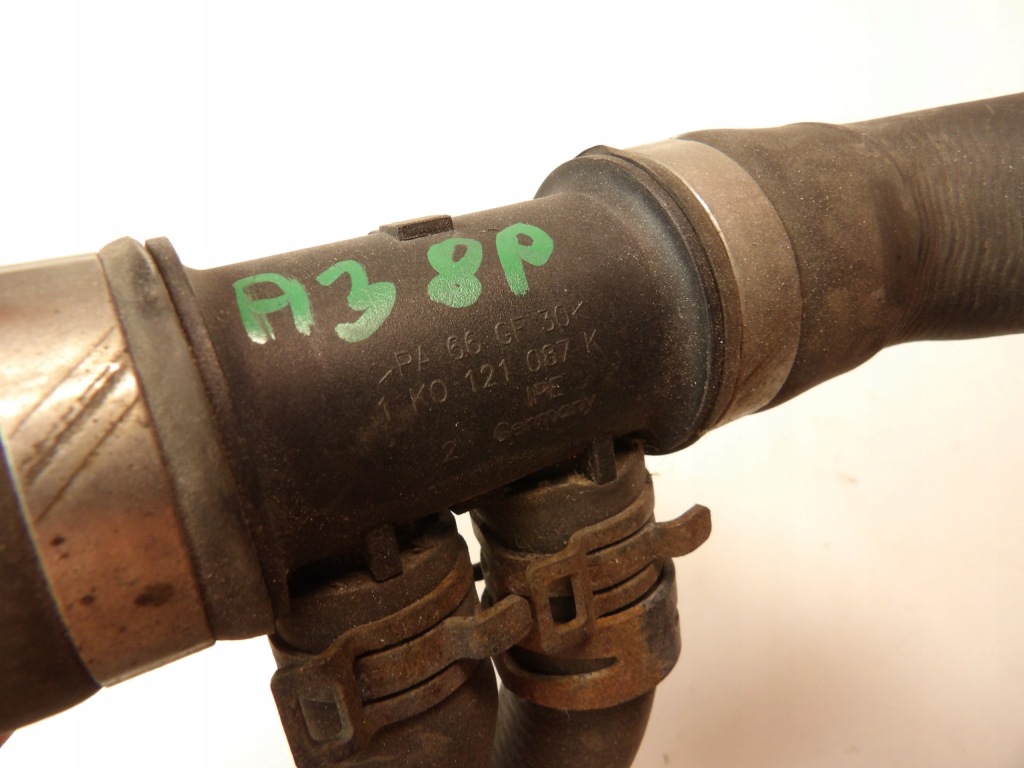 Audi a3 8p патрубок води труба Оригінал