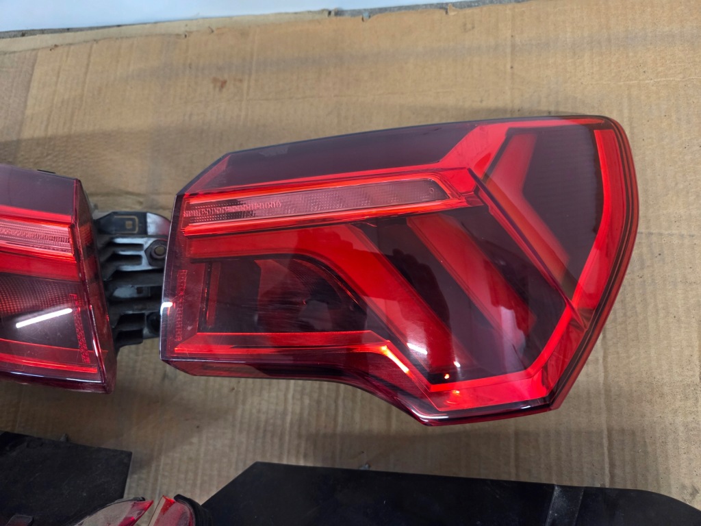 Audi q3 83a ліхтарі  задній правий ліва кришки комплект led європа Київ
