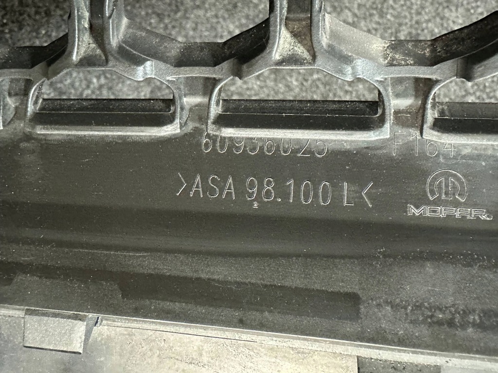 фото №10, Jeep compass trailhawk решётка бампера средняя перед 60936025