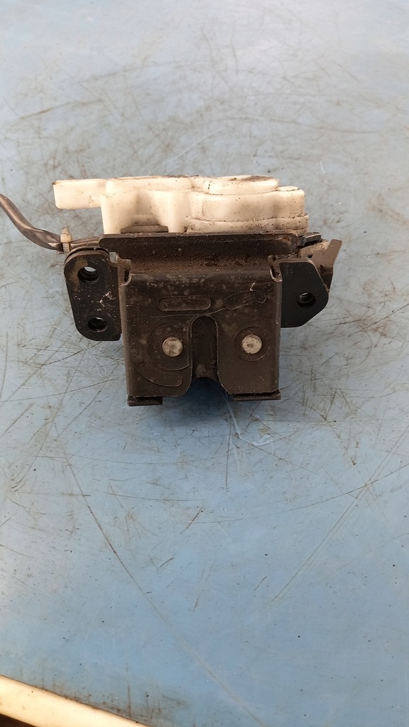 фото №1, Замок кришки mazda 5 06r 2.0d