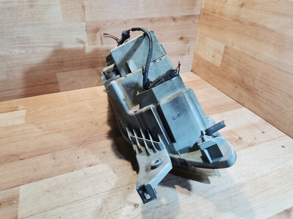 фото №7, Лампа правая передняя перед mazda premacy 1 i 01-06 lift