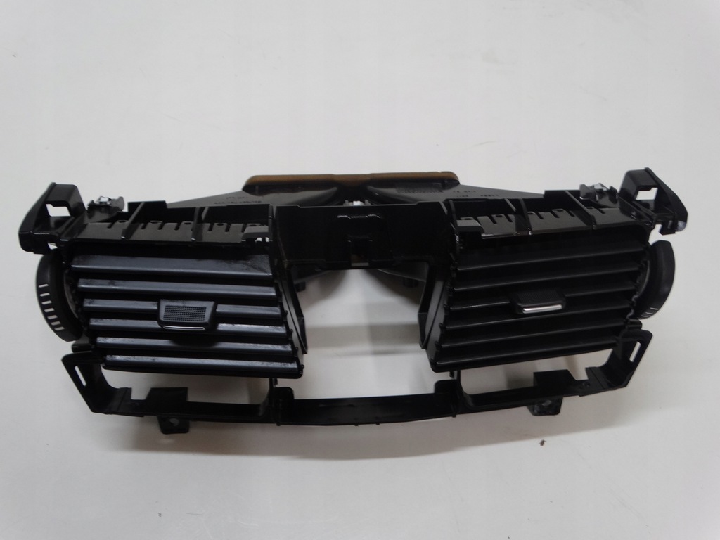 фото №1, Решётки среднего обдув панели renault laguna iii