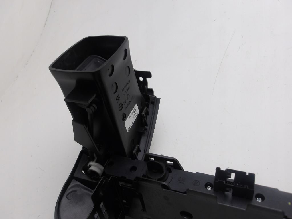 Opel zafira b 05- рамка средняя решётка обдув аварийная оригинал Недорого