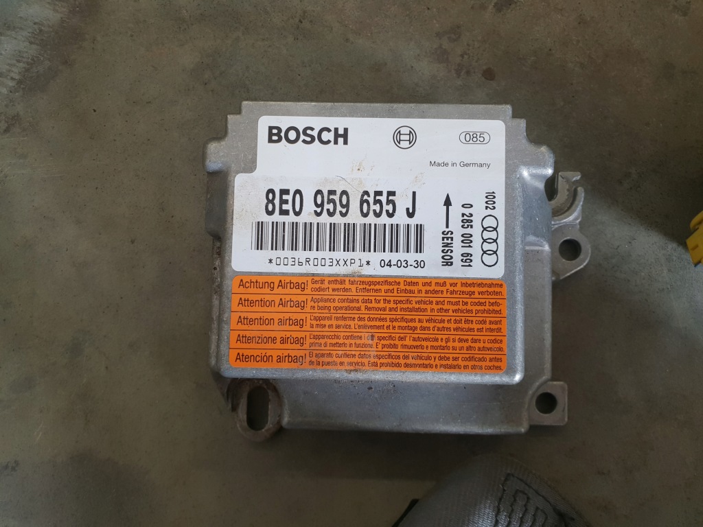 фото №10, Audi a4 b6 04r консоль приборная панель air bag ремни swing