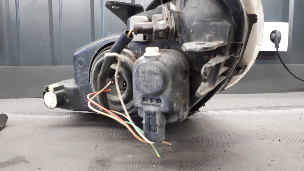 фото №11, 89001964 фара правый peugeot 206 valeo eu