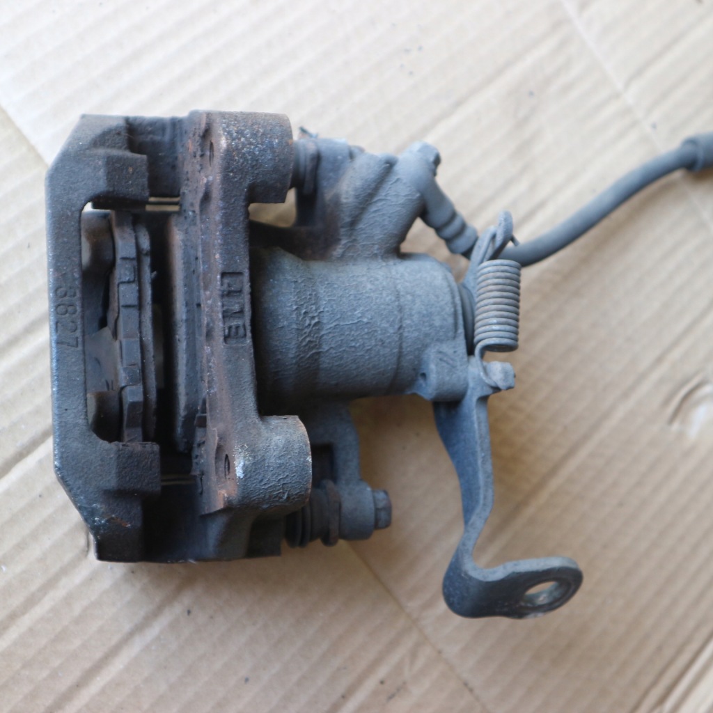 фото №4, Mazda 6 суппорт тормозной правый rok 2015 gj super !