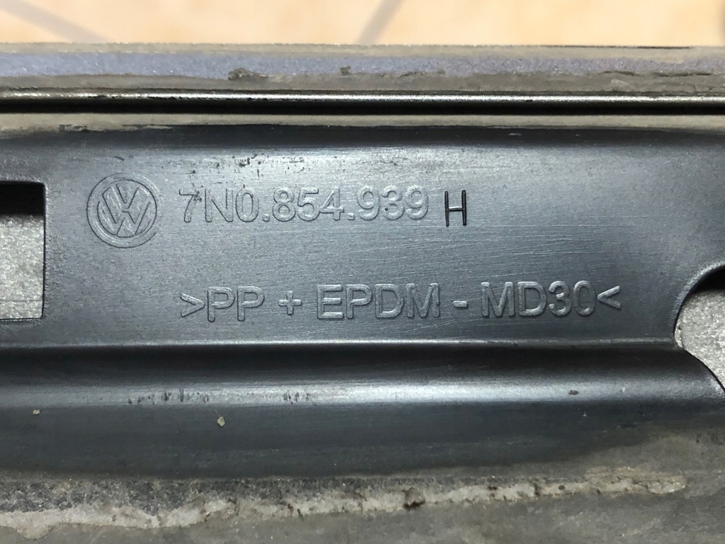фото №9, Volkswagen оригинальный номер 7n0854939h накладка перед l sharan