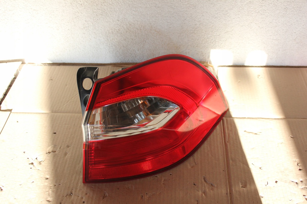 фото №1, Kia rio 3 лампа права задня