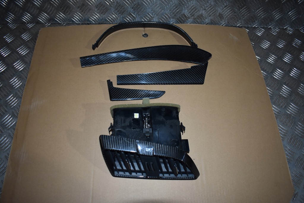 фото №1, Idealne накладки декоры консоли карбон audi r8 1