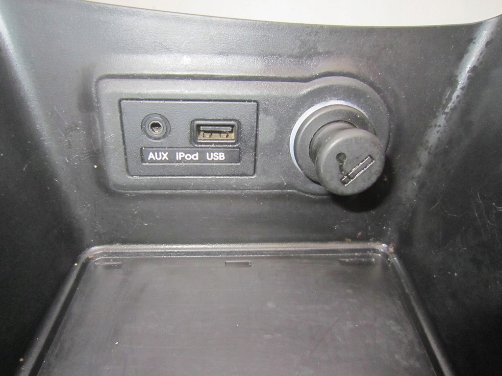 фото №5, Hyundai ix20 туннель средний вход usb