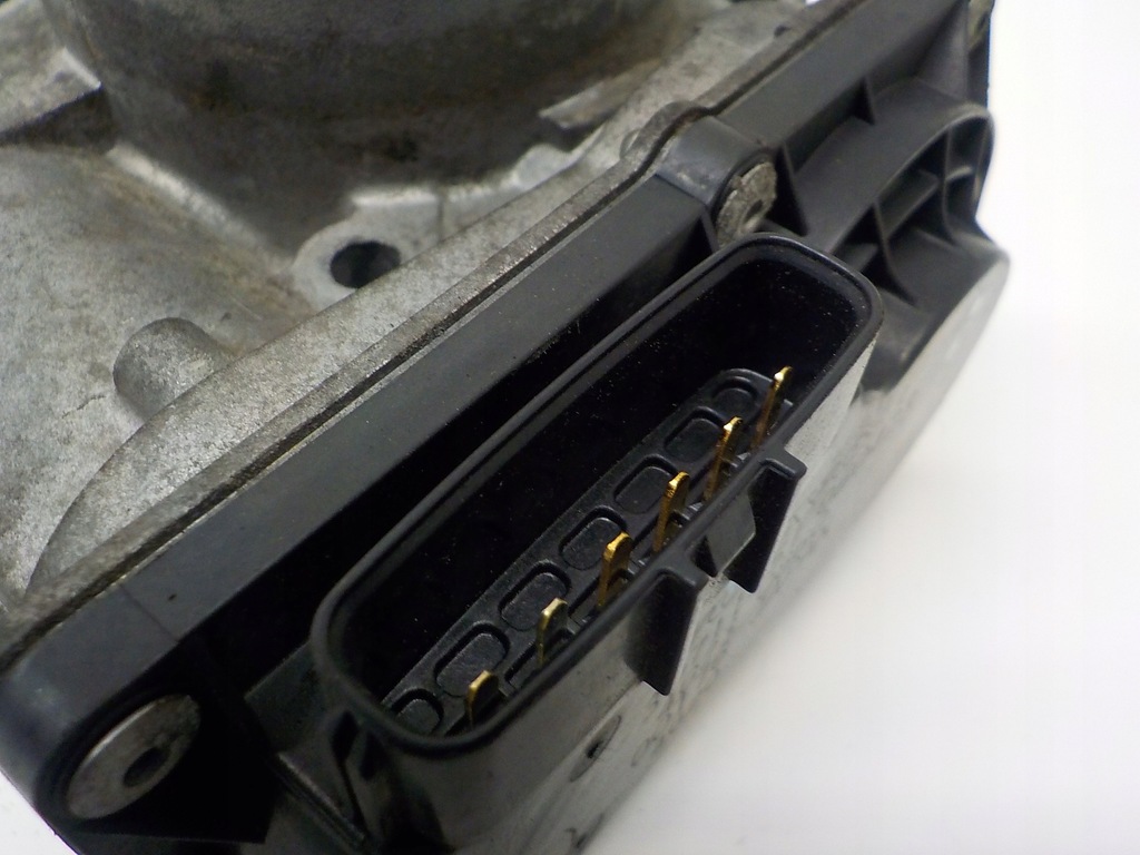 фото №8, Volvo v70 2.4 20v b5244s дроссельная заслонка 30711551