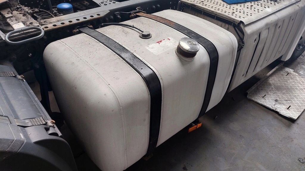 фото №1, Mercedes actros mp4 бак топлива 540l kompletny