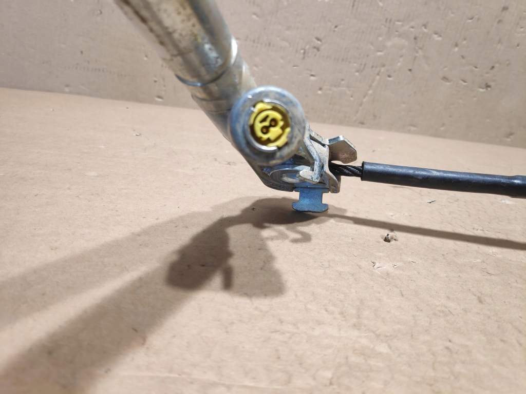 Ремень безопасности правая  перед передний натяжитель renault clio v 868843661r Недорого