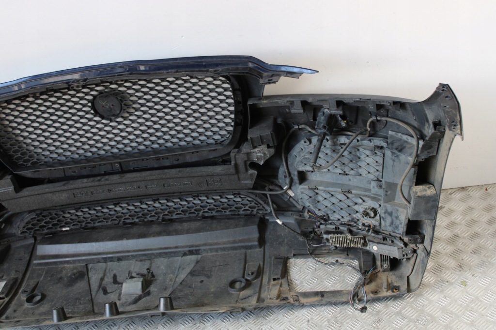 фото №7, Бампер перед передний 4x pdc jaguar f-pace x761