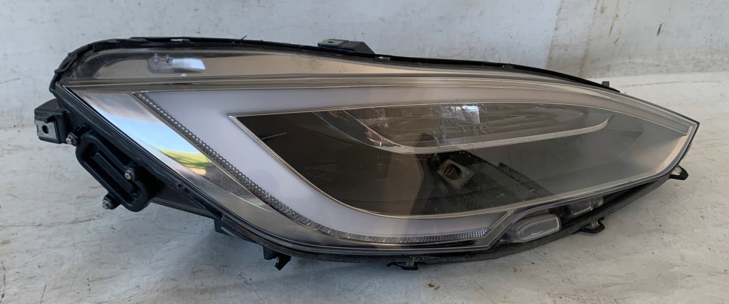 Фара правий перед tesla s рестайлінг  full led 00202039 Ціна