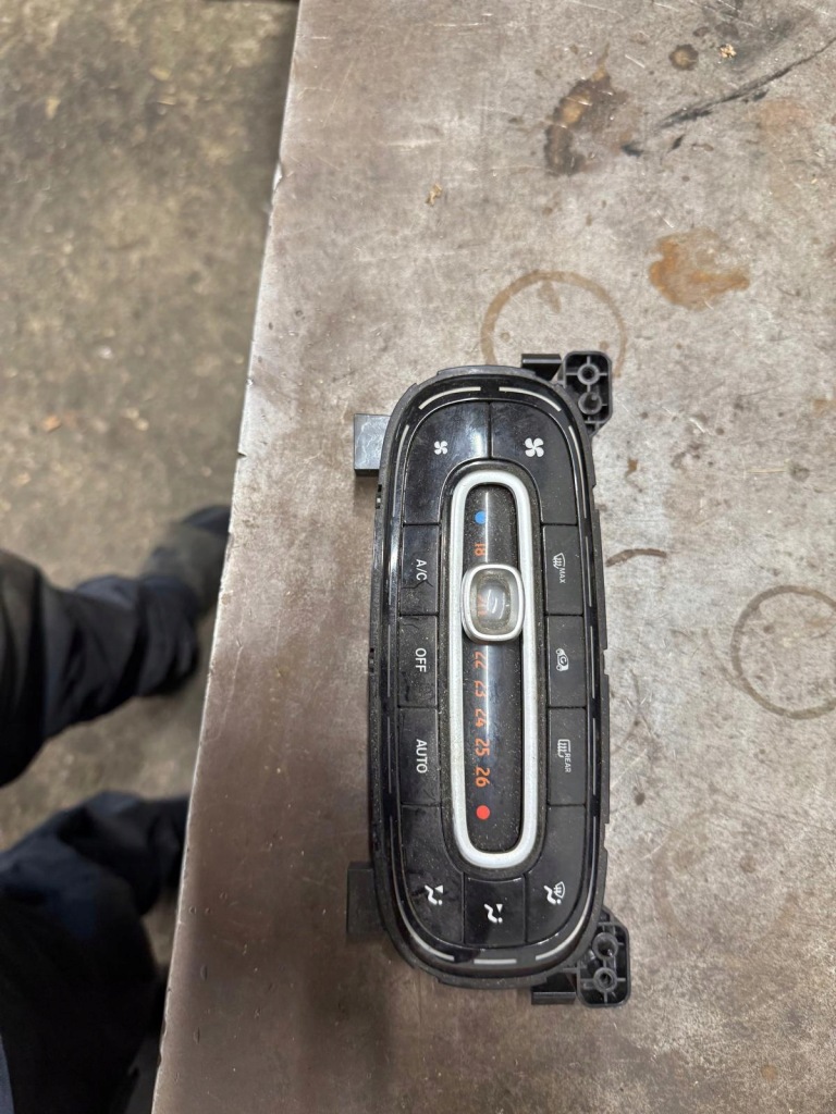 фото №1, Панель кондиционера smart forfour ii 275105919r a4539050600