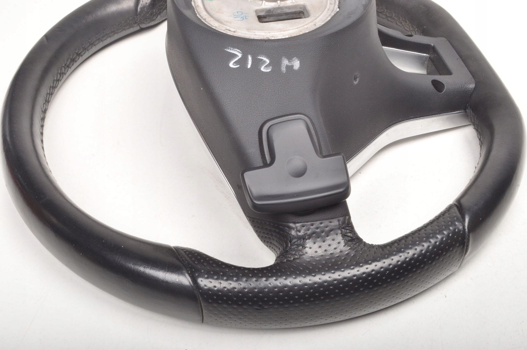 фото №12, Mercedes w212 воздуховод кожаный многофункциональный лепестки переключения