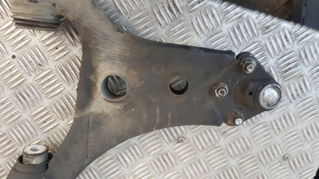 Mercedes w169 важіль перед лівий правий нижній Недорого