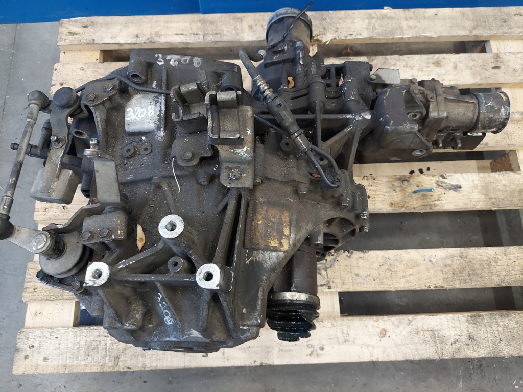 Купити Коробка передач dodge caliber patriot 4x4 2.0 tdi bwd дизель