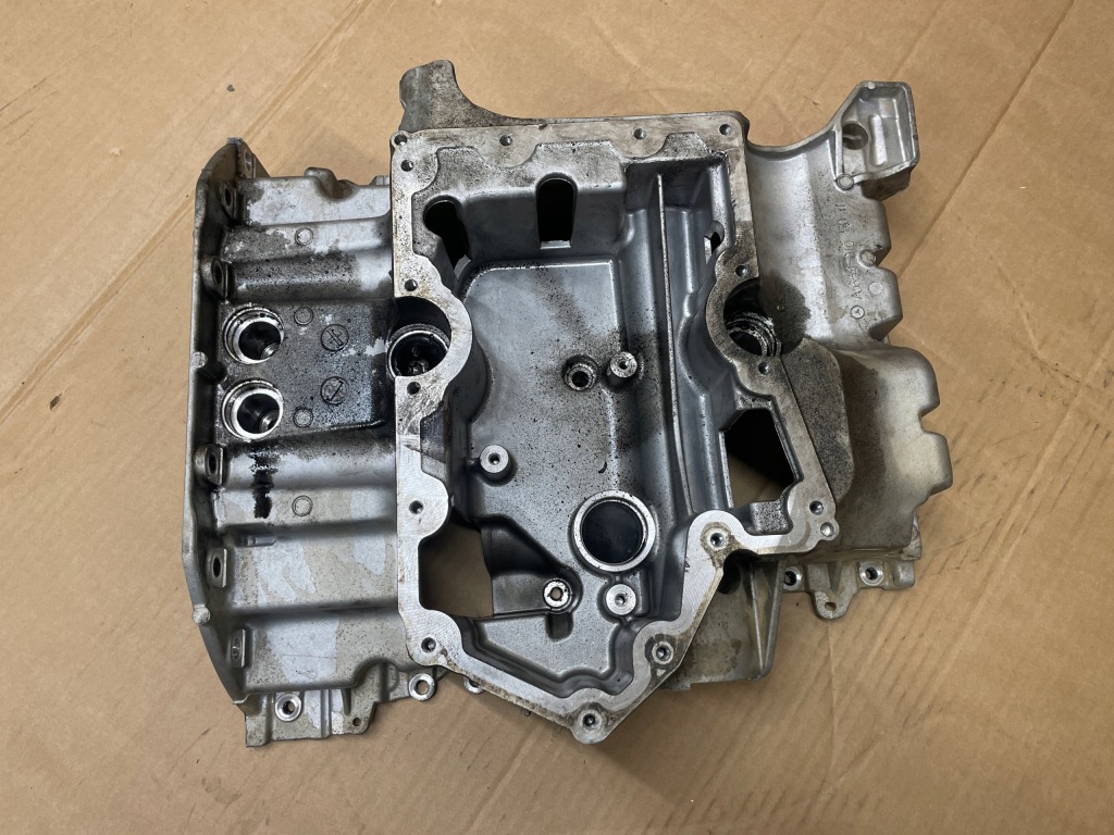 Mercedes a654 4matic поддон масляная двигателя идеальная a6540105011 с Разборки