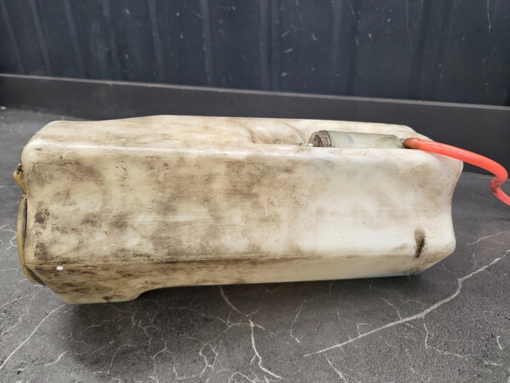 Купить 1238690720 бак жидкость омывателя mercedes w123 2.5b универсал 85r
